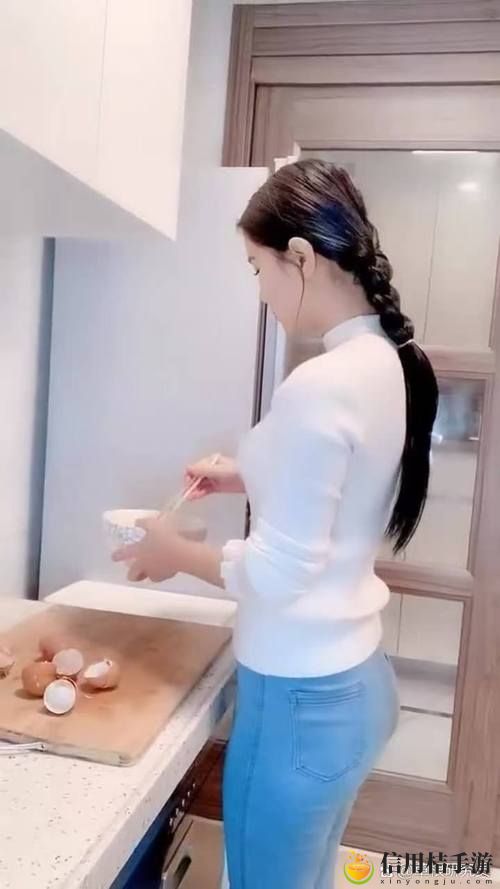小婕子太紧了进不去更新了,平台:探索人际关系的微妙