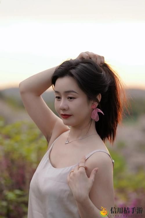 嫩小槡BBBB槡BBBB槡四川:在这绿色秘境中,我们能找到最纯粹的味道吗?