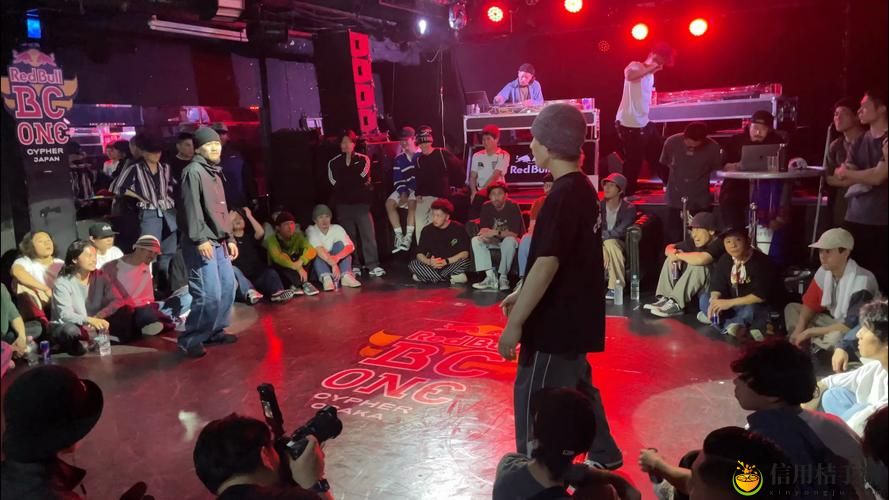 为何国外bbox表演视频如此引人入胜,究竟蕴藏了怎样的艺术魅力?