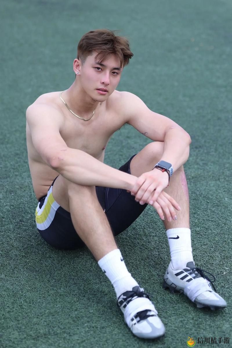 CHINESE腹肌体育生精牛榨精,粉丝表示:这才是青春的力量!